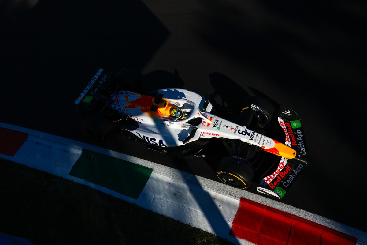 Beidézték a stewardok a Red Bull pilótáját! - hivatalos